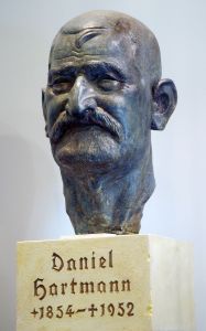 800px-daniel_hartmann_mauer